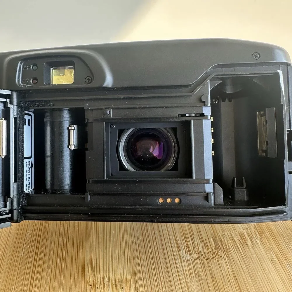 Samsung AF Zoom 777i 35mm Film Point And Shoot Camera Black Untested